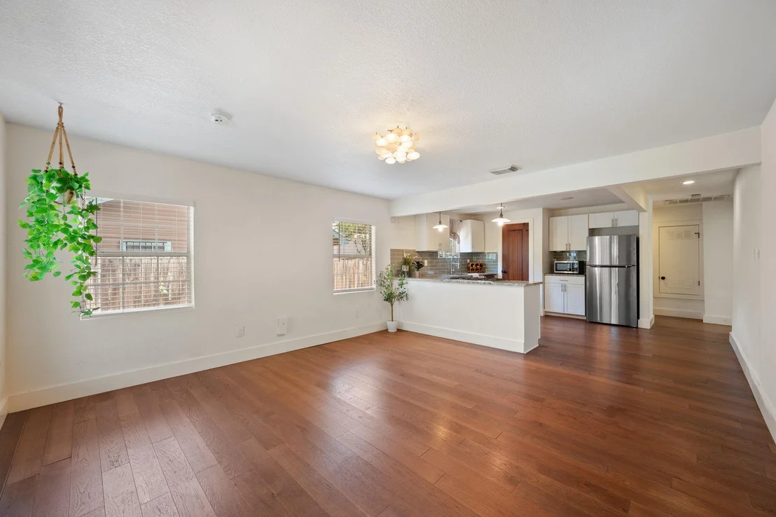 Photo of 1137 Nickols Ave