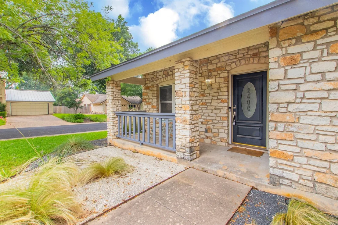 Photo of 2400 Braemar CV