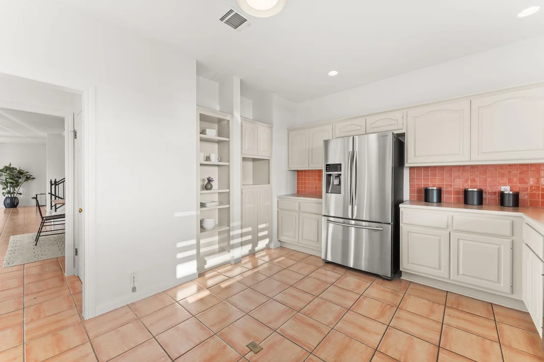 Photo of 5913 N West PL