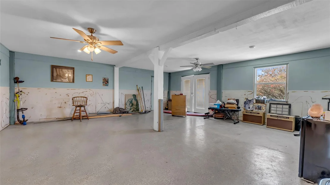 Photo of 313 Geneva LN