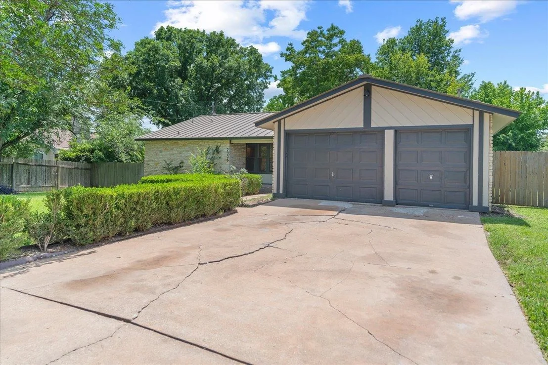 Photo of 2305 Donna DR