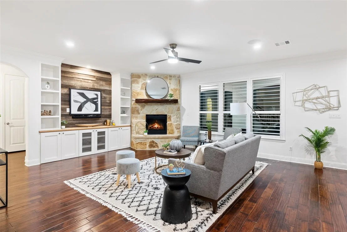 Photo of 302 Duffy LN