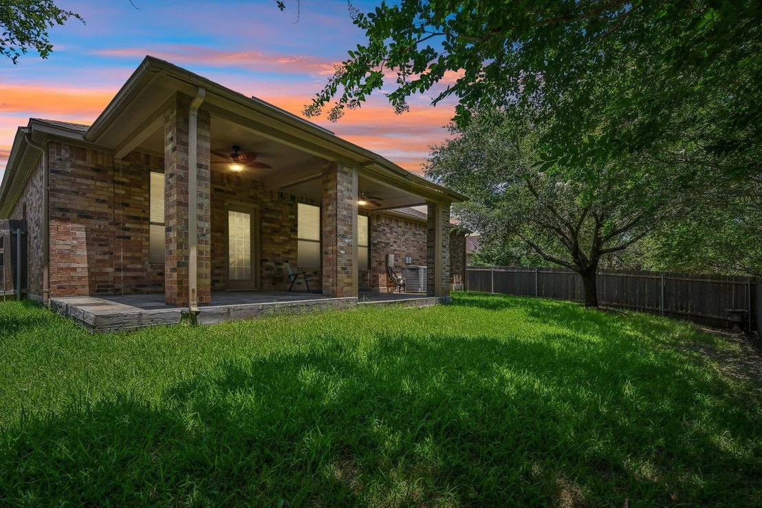Photo of 329 Island Oak DR