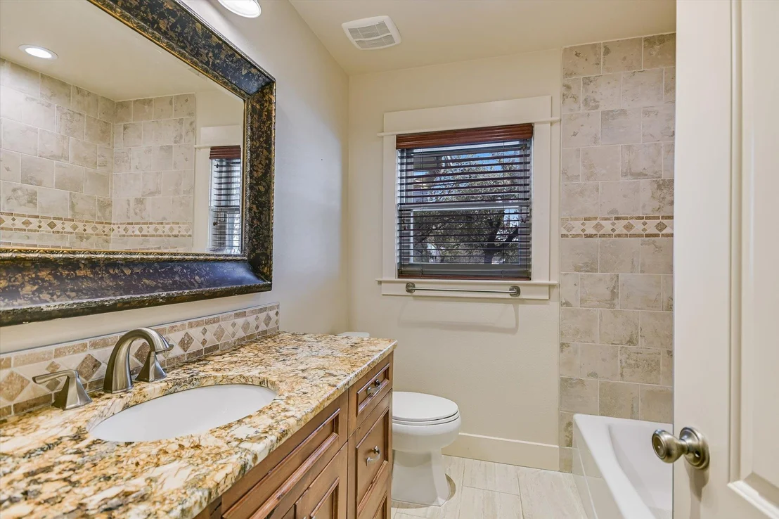 Photo of 1300 Morgan LN
