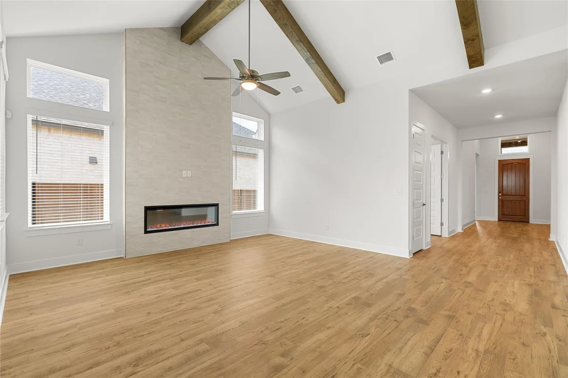 Photo of 2105 Tobiano TRCE
