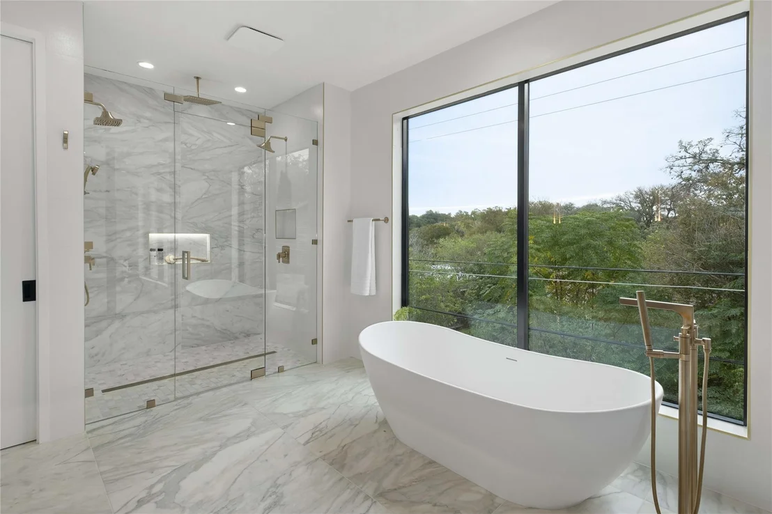 Photo of 2401 Oakhaven CIR