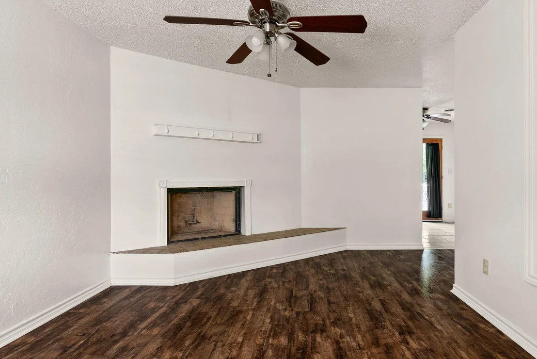 Photo of 2813 Live Oak DR