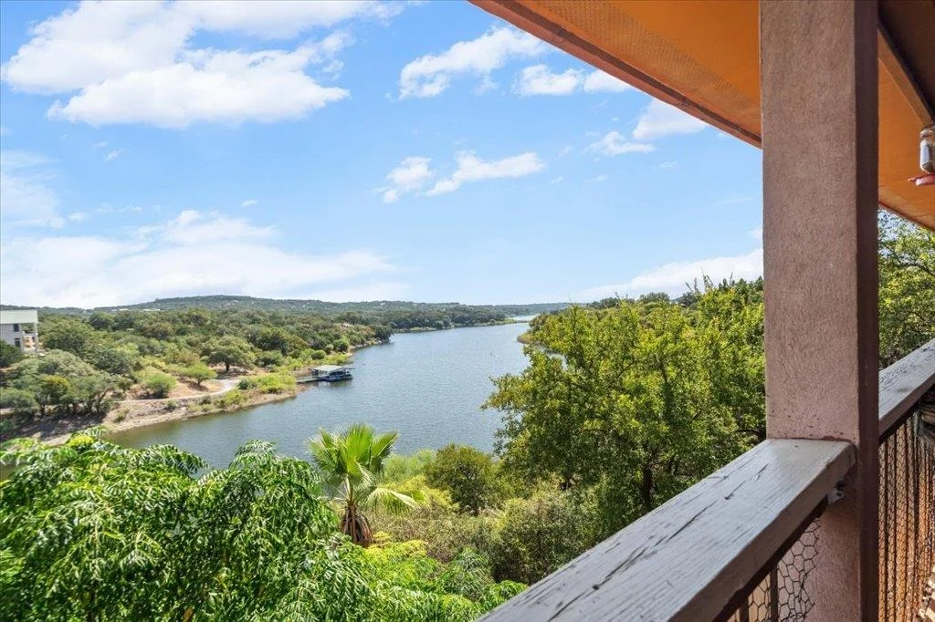 Photo of 3615 Peninsular DR