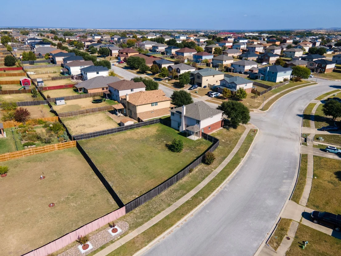 Photo of 2001 Isabelle DR