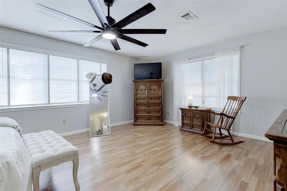 Photo of 400 N Brazos ST