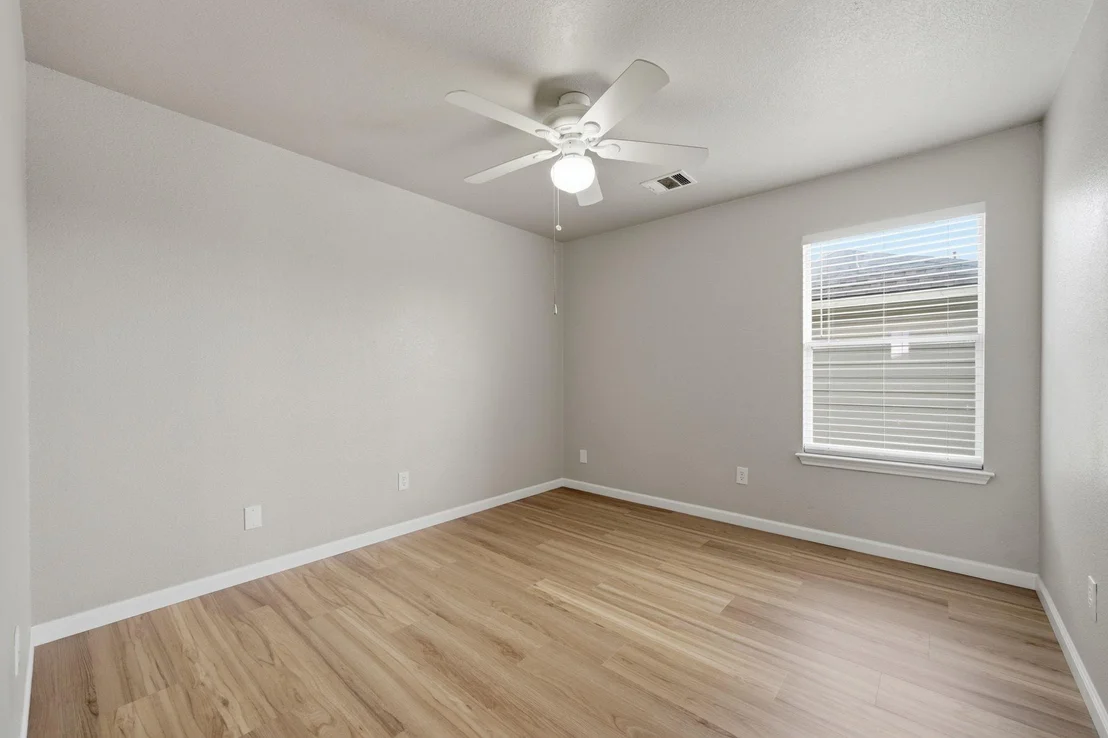 Photo of 1733 Thompson TRL