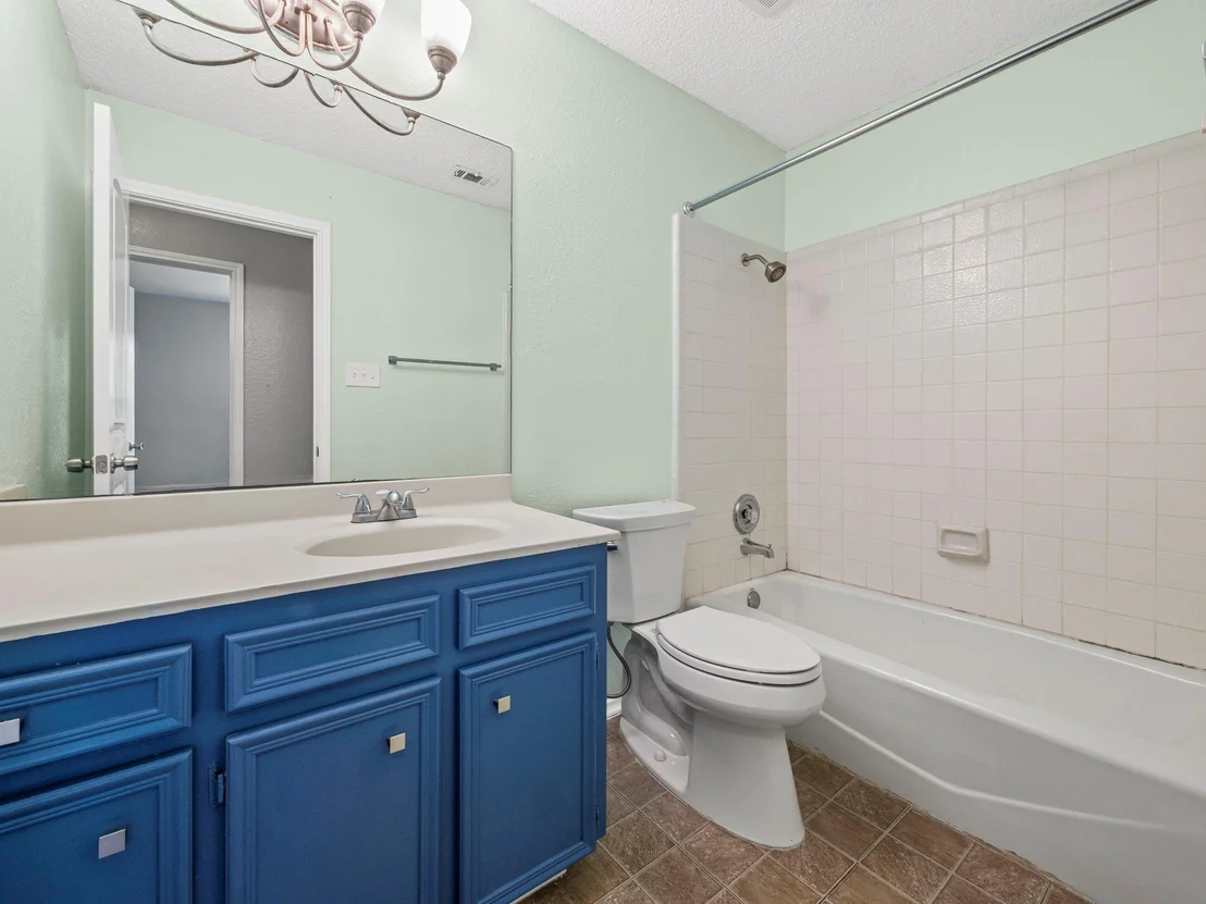 Photo of 1002 Cresswell DR