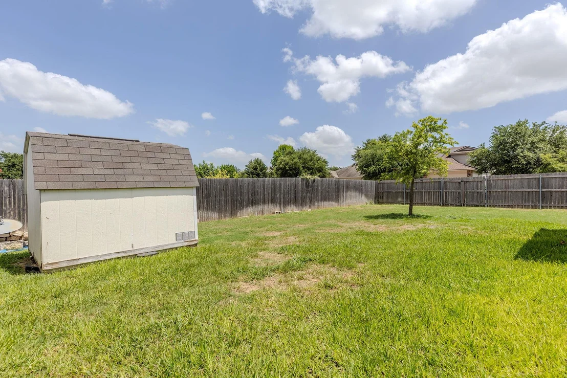 Photo of 327 Comal RUN