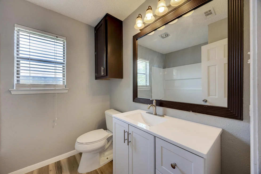 Photo of 2308 Stratford DR
