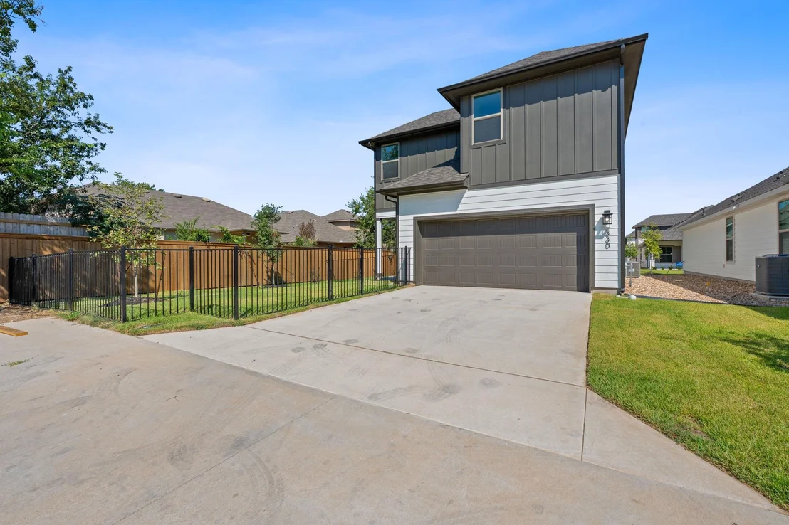 Photo of 330 Orleanian DR