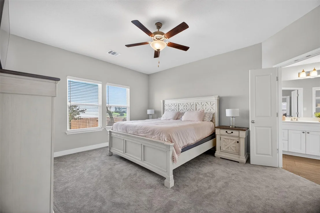 Photo of 1009 Bright Star CV