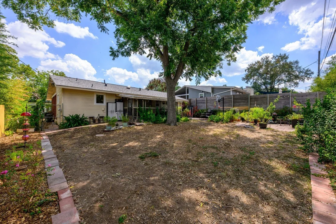 Photo of 2702 Little John LN