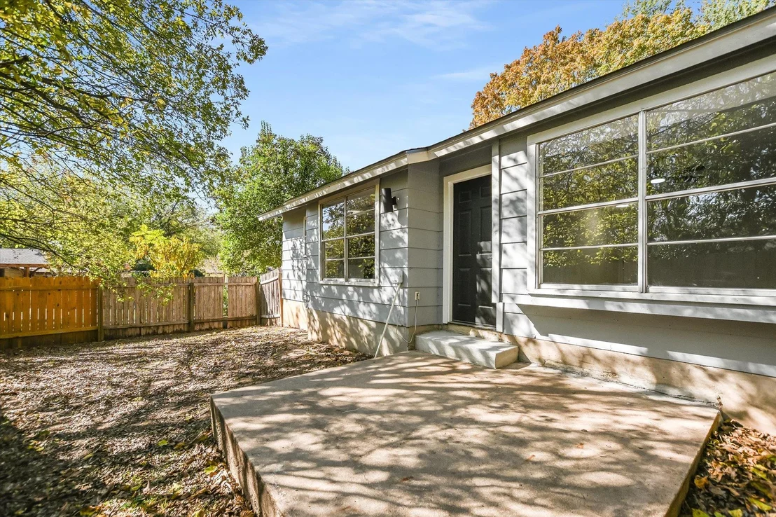 Photo of 7003 Castlekeep Way