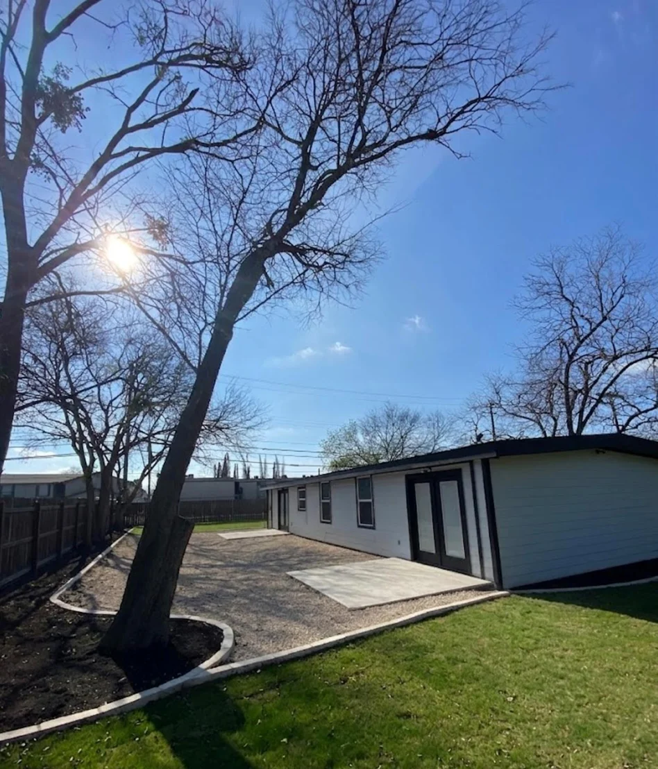 Photo of 1102 Clayton LN
