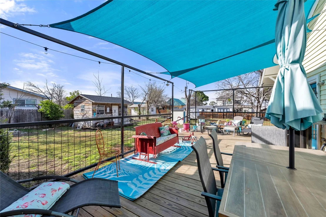 Photo of 909 Flag ST