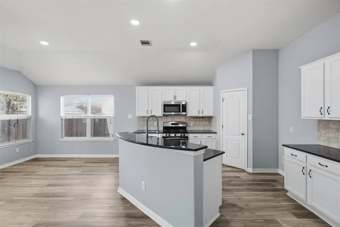Photo of 1207 Utopia LN