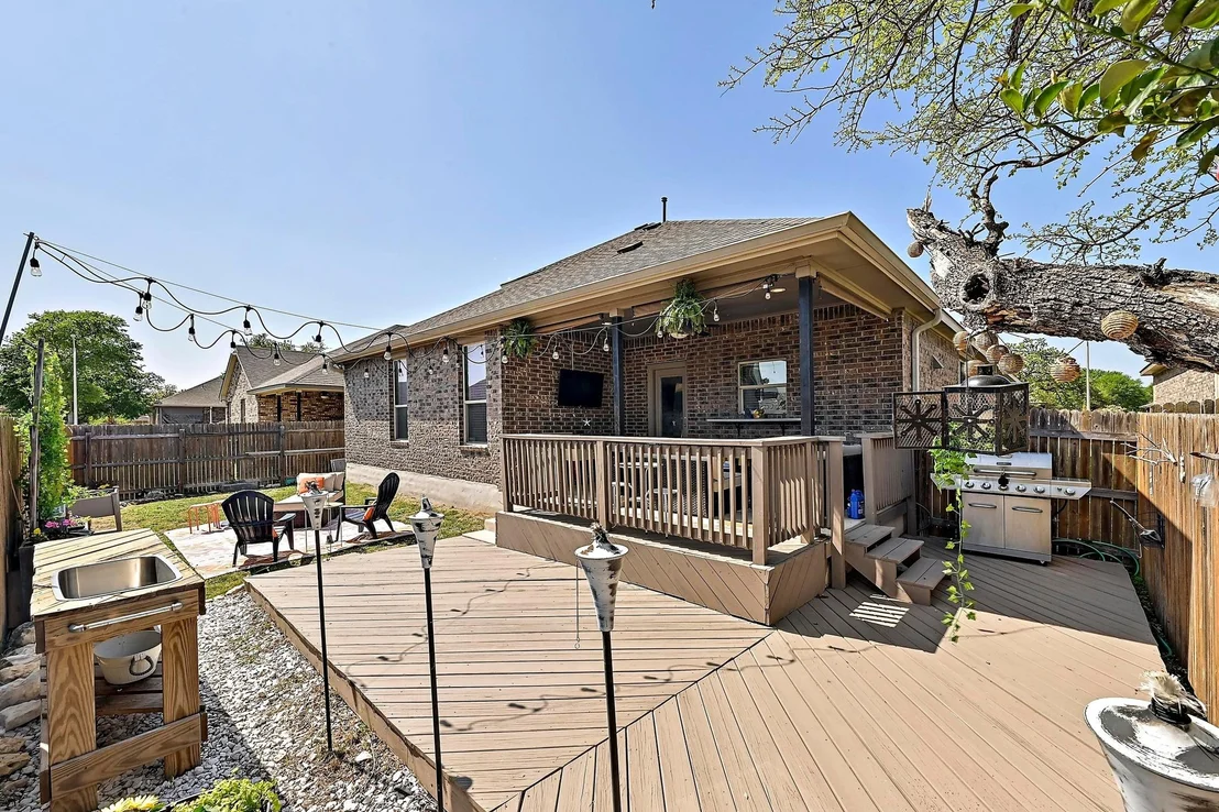 Photo of 2605 Etta May LN