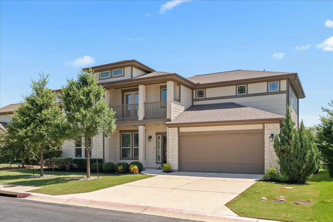 Photo of Unit 4 at 9305 McKnight LOOP