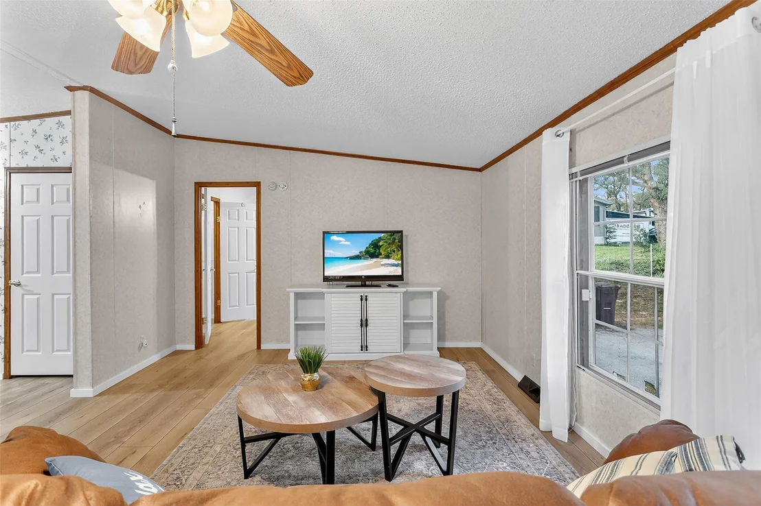 Photo of 702 Liveoak RD