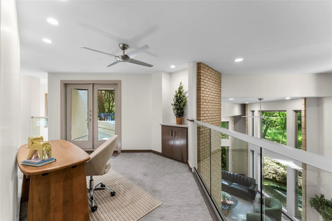 Photo of 3001 White Oak DR
