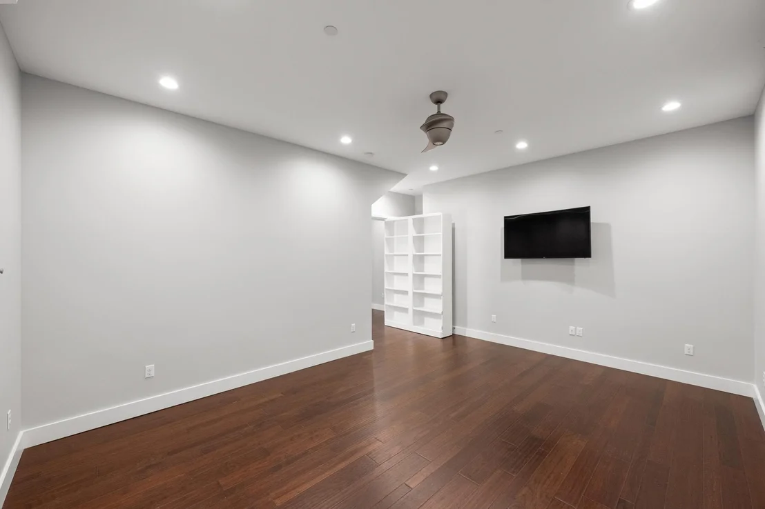 Photo of 5102 Beverly Hills DR