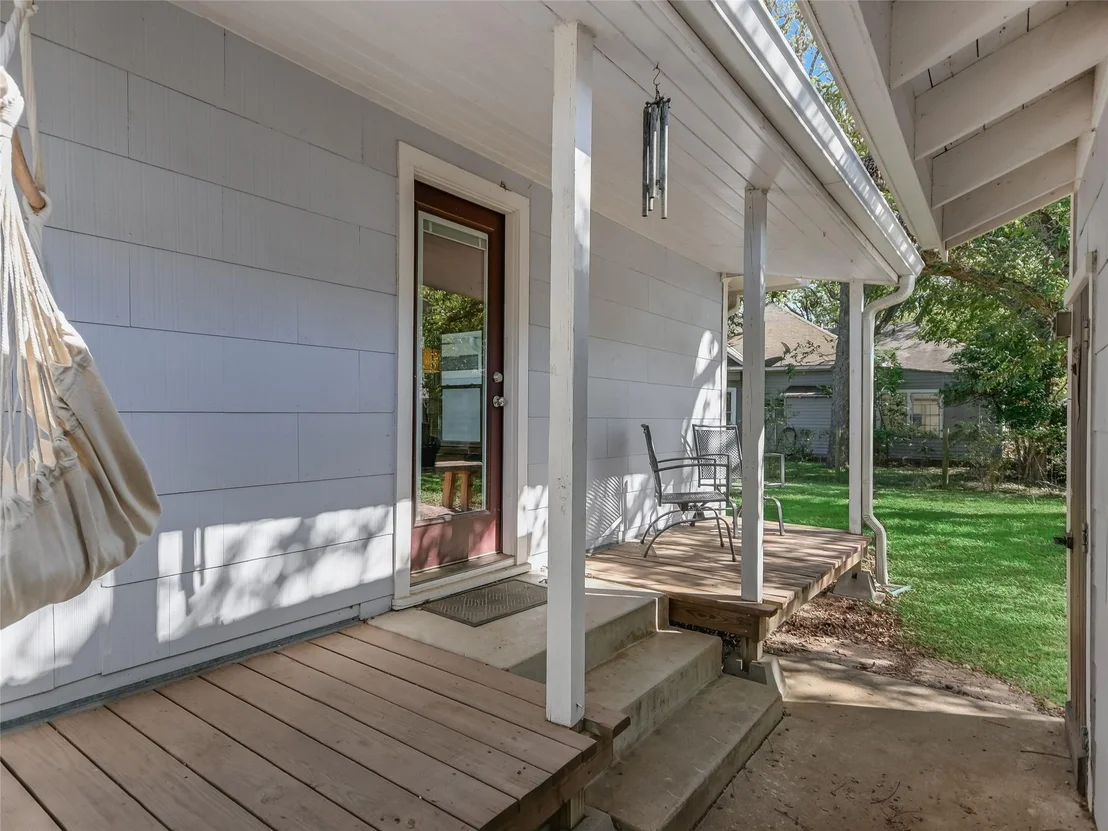 Photo of 1004 N Main ST