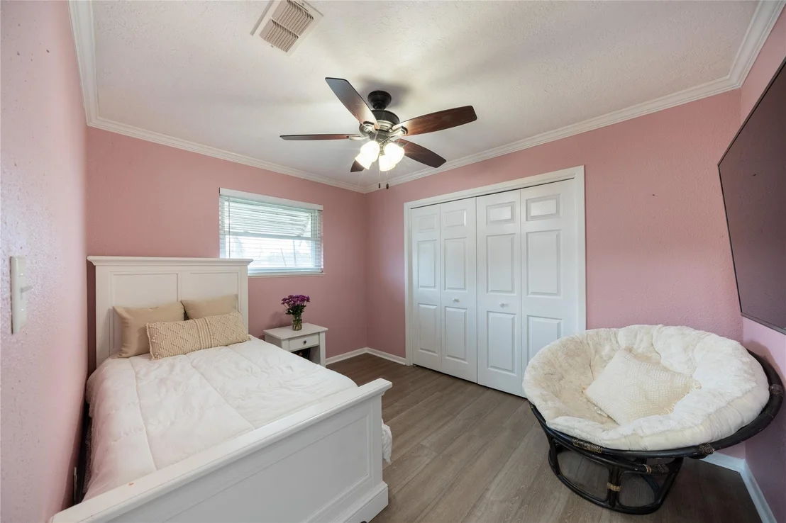 Photo of 700 Drake LN