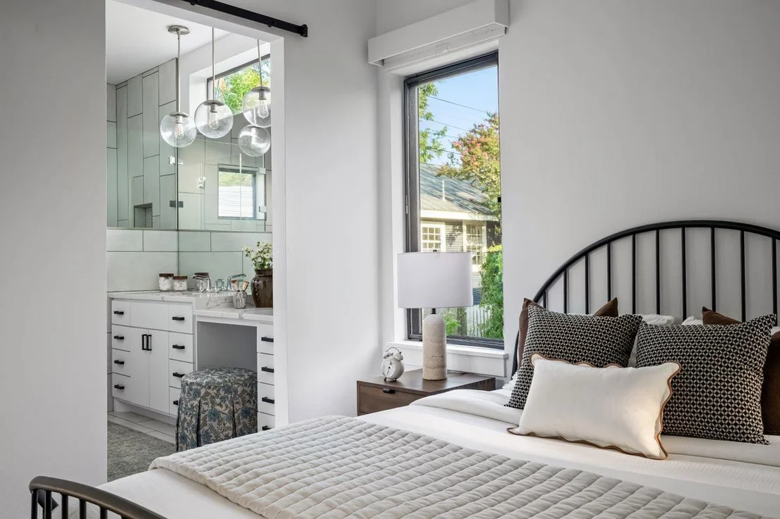 Photo of 1105 Travis Heights BLVD