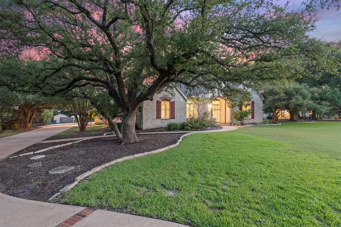 Photo of 127 Roberts CIR