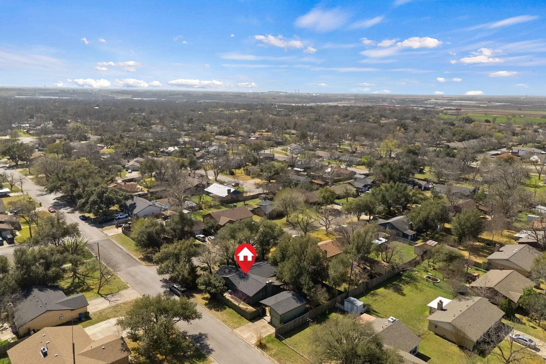 Photo of 1400 Summit CIR