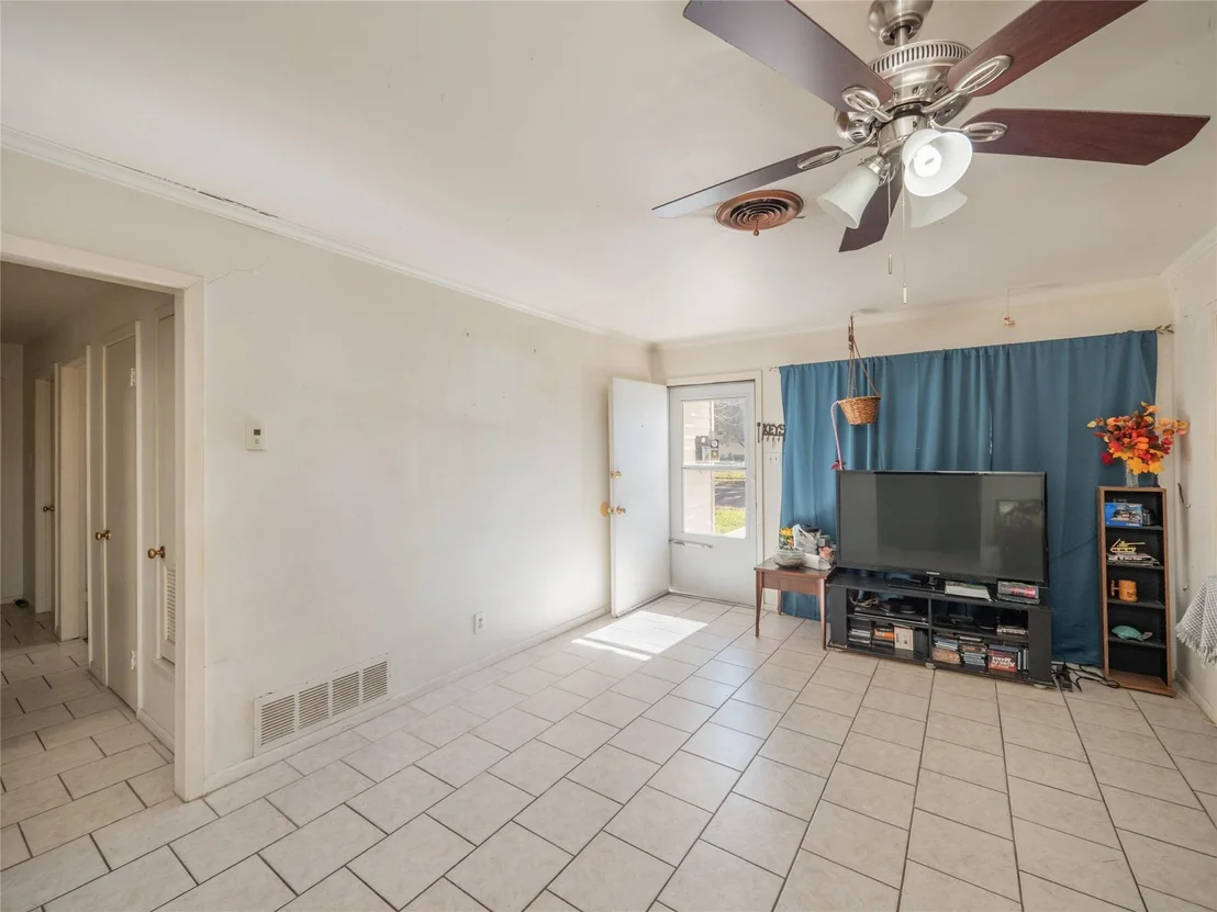 Photo of 1409 Zephyr RD