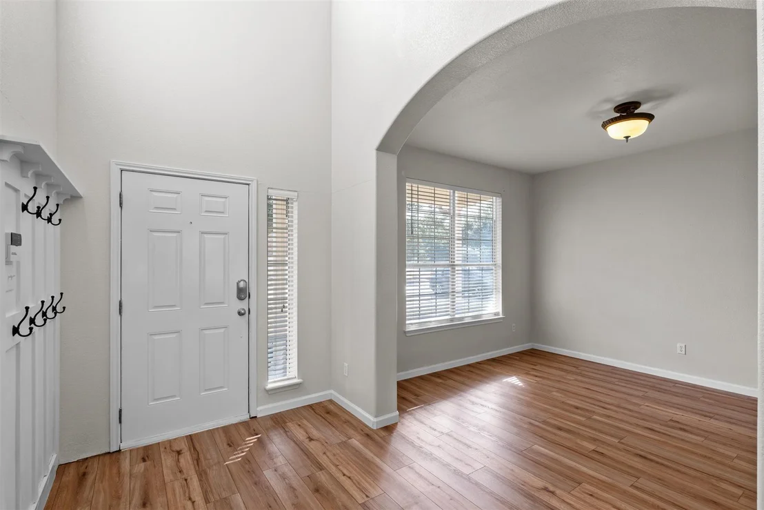 Photo of 203 Hanstrom DR