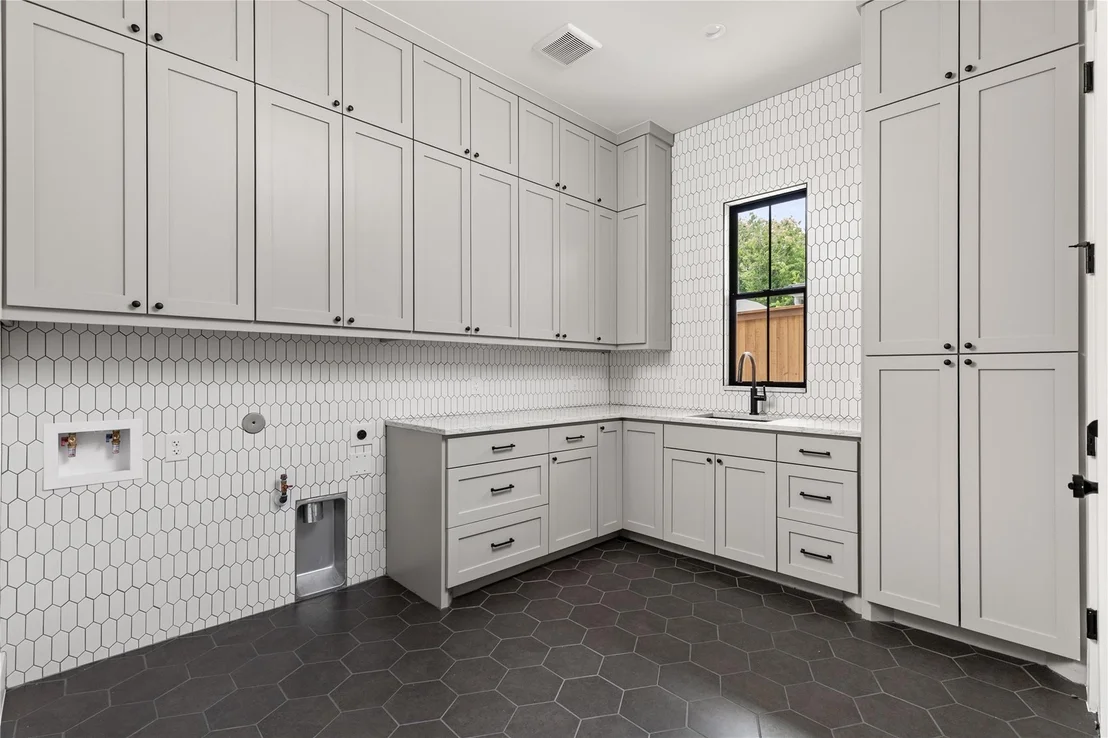 Photo of 1703 Madison