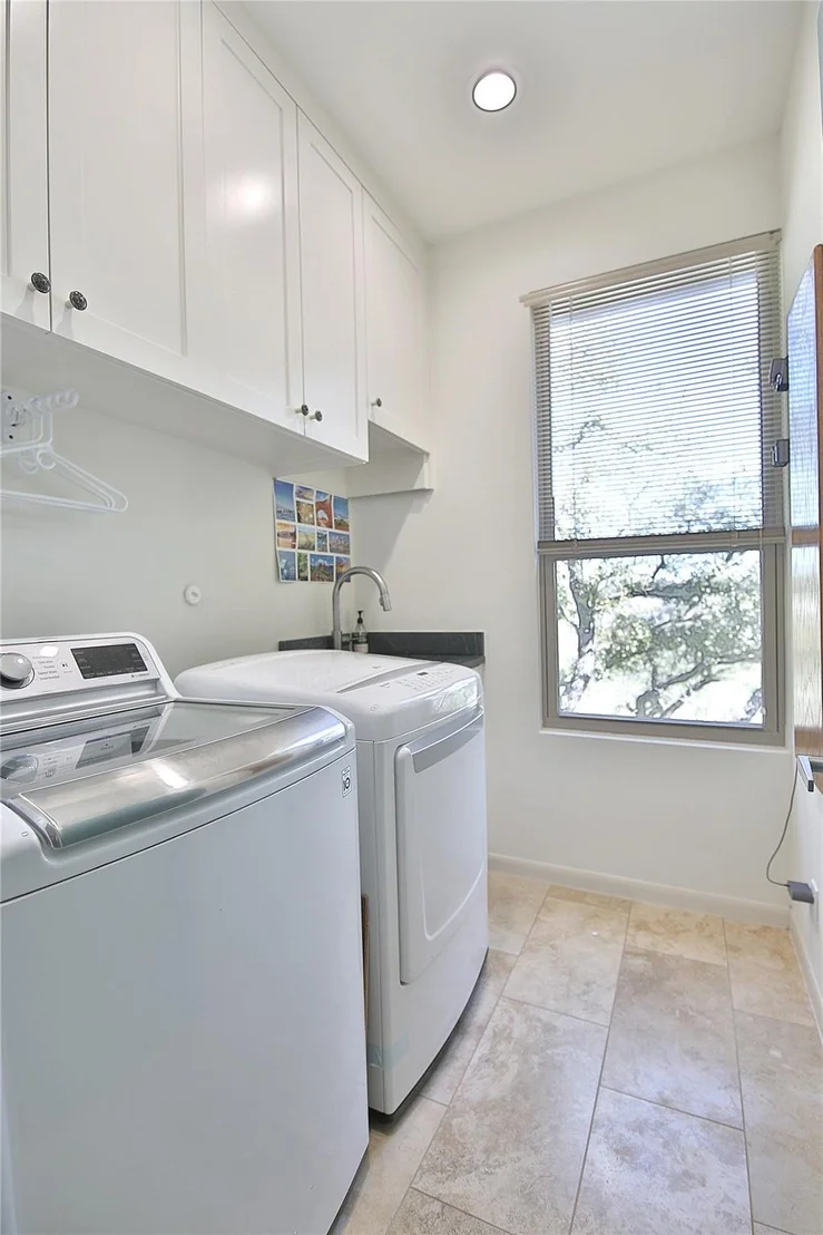 Photo of 9003 Bluegrass DR