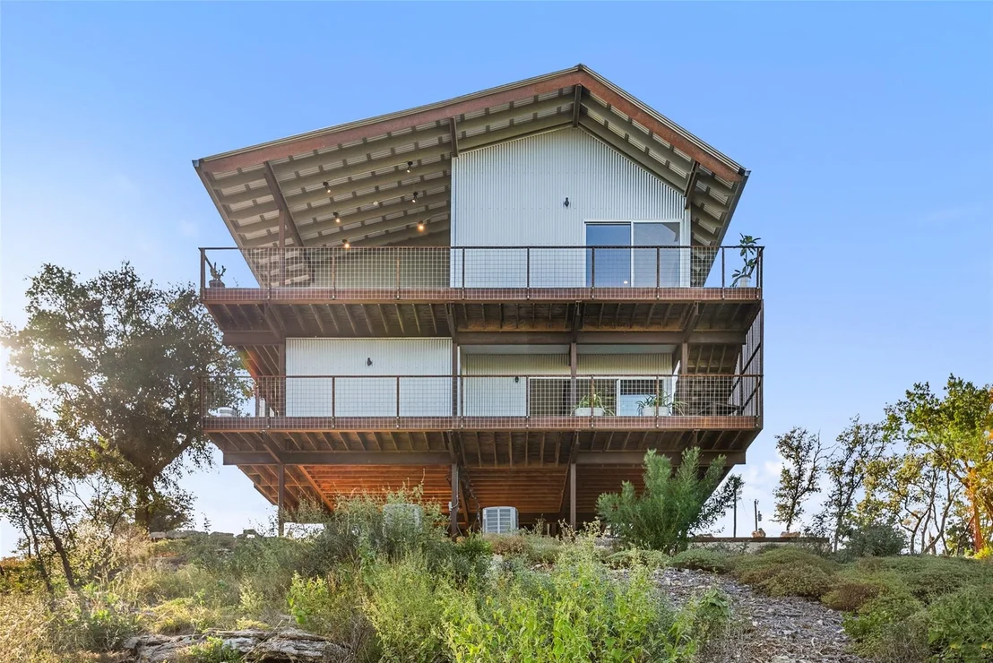 Photo of 2037 Wolf Creek Ranch RD