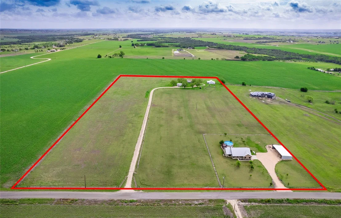 Photo of 851 & 877 County Road 455