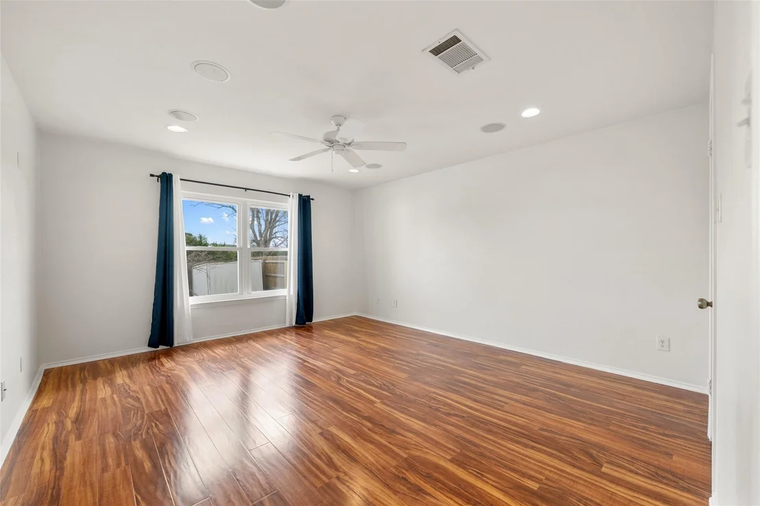 Photo of 1602 Candlelight DR