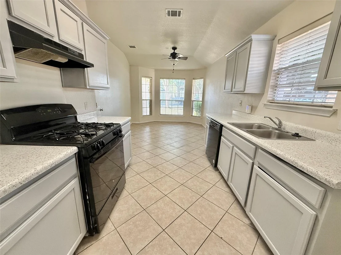 Photo of 809 Luke LN
