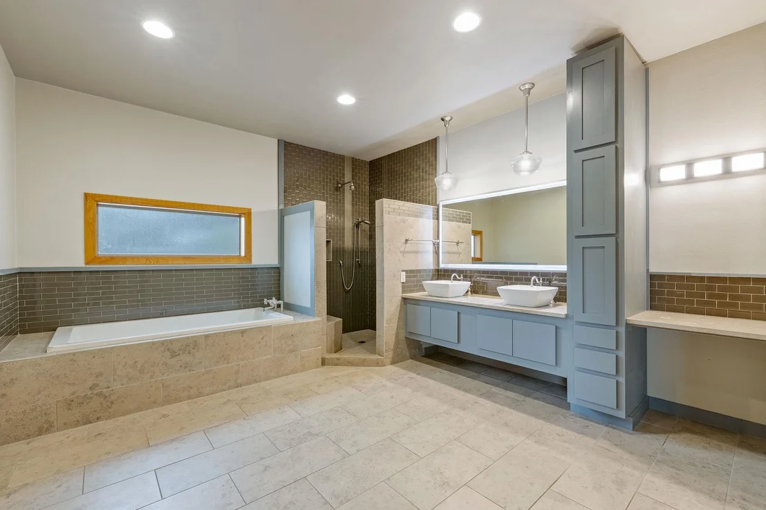 Photo of 10104 Vassar RD