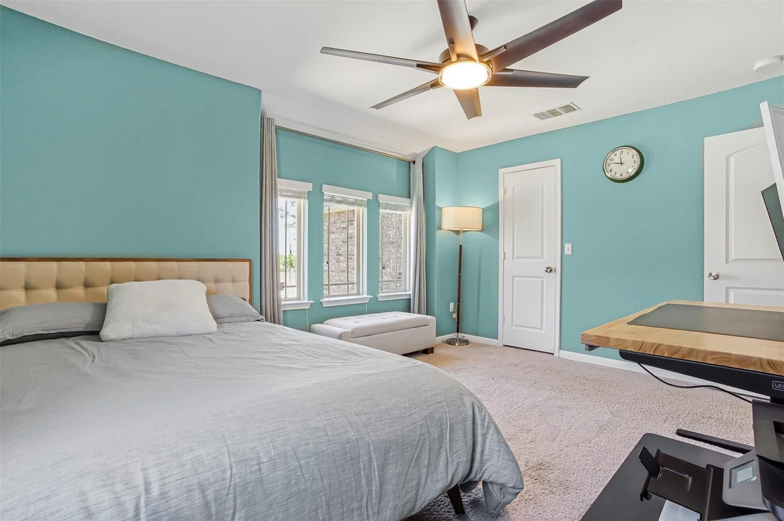 Photo of 1233 Peregrine WAY