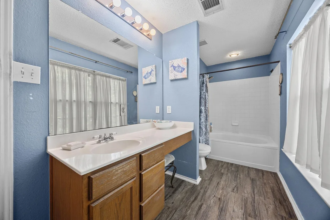 Photo of 1001 Canterbury TRL