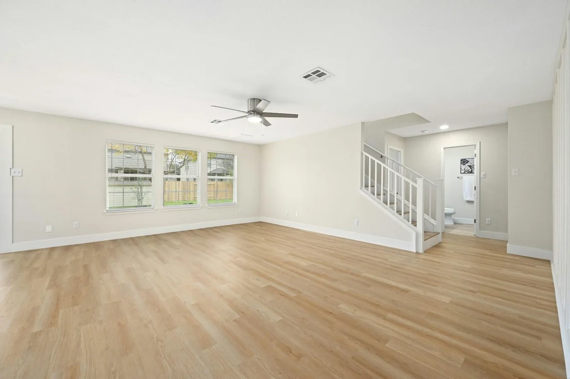 Photo of 912 Yellowstone DR