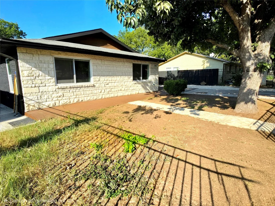 Photo of 2201 Teri RD