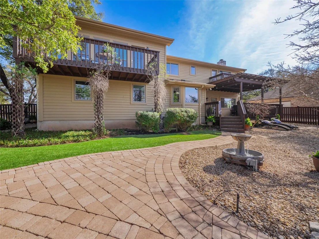 Photo of 302 S Ridge CIR