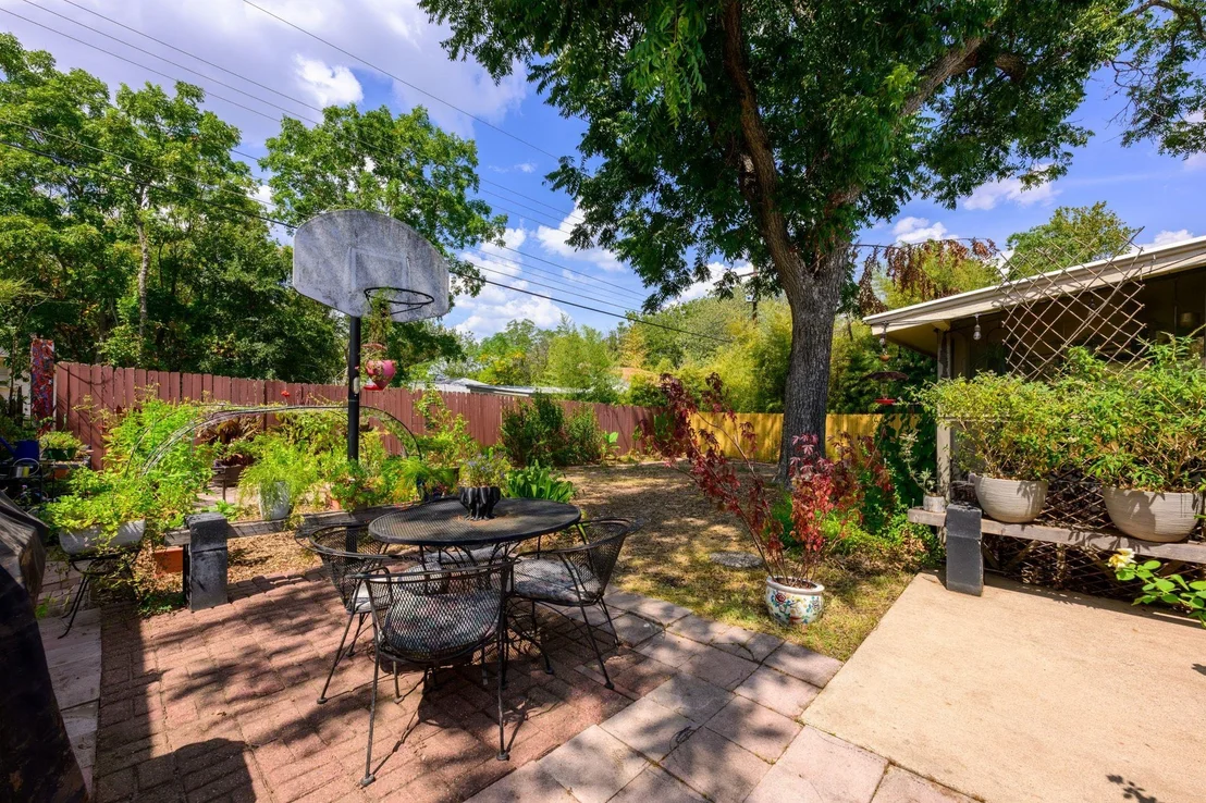 Photo of 2702 Little John LN